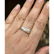 Load image into Gallery viewer, Structured Signet Ring - Silver