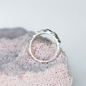Delicate Rock - Solid White-gold