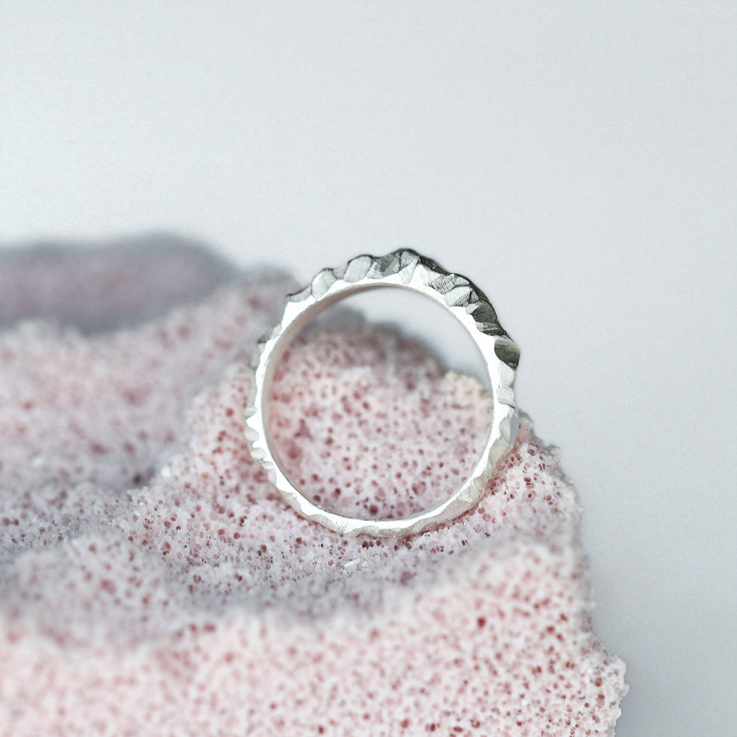 Delicate Rock - Solid White-gold