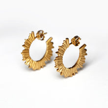 Load image into Gallery viewer, Queen Hoops - Goldplated