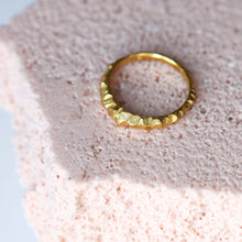 Load image into Gallery viewer, Delicate Rock - Goldplated