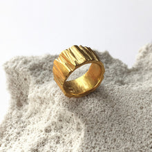 Load image into Gallery viewer, Fragment Ring - Goldplated