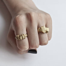 Load image into Gallery viewer, String Rock - 14K Solid Gold